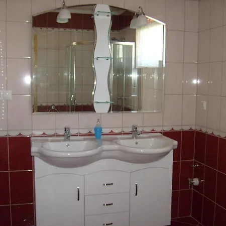 Andrea Vendeghaz Apartment Kehidakustany