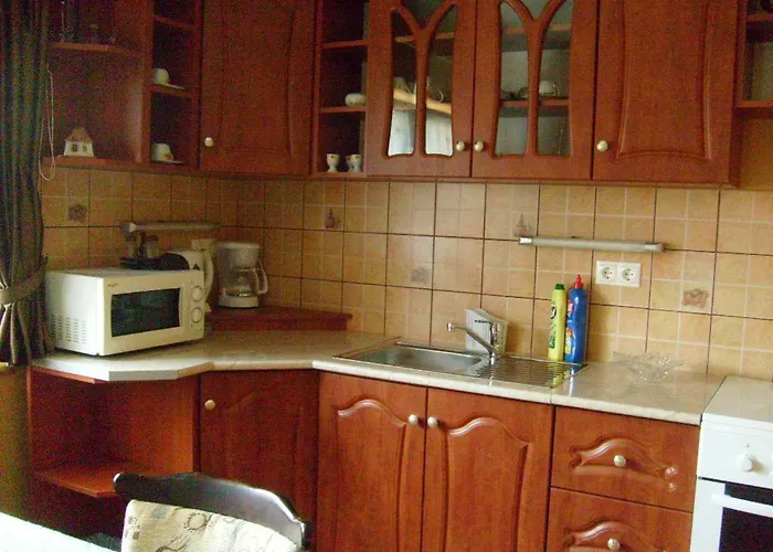 Andrea Vendeghaz Kehidakustány